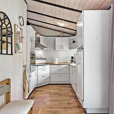 Holiday home 1568-aakirkeby-poserevaenget-13 *